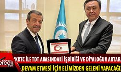 Dışişleri Bakanı Ertuğruloğlu, TDT Genel Sekreteri Ömüraliyev ile bir araya geldi