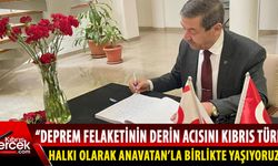 Ertuğruloğlu, Türkiye’nin Lefkoşa Büyükelçiliği’nde deprem için açılan taziye defterini imzaladı