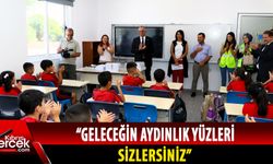 Bakan Çavuşoğlu, yeni ders yılının başlaması nedeniyle Haspolat İlkokulu’nu ziyaret etti