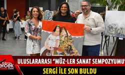 Sanatçılar Girne Belediye Başkanı Murat Şenkul’a iki eser hediye etti