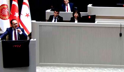 Meclis’te Fiber Optik Gerginliği: Şahali Kürsüye Siyah Bayrak Astı