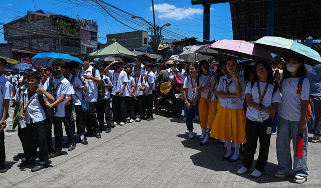 Filipinler'deki rekor sıcaklık nedeniyle dersler internet üzerinden yapılacak