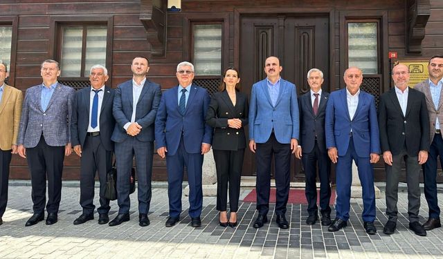 Özçınar, Türk Dünyası Belediyeler Birliği Yönetim Kurulu toplantısına katıldı