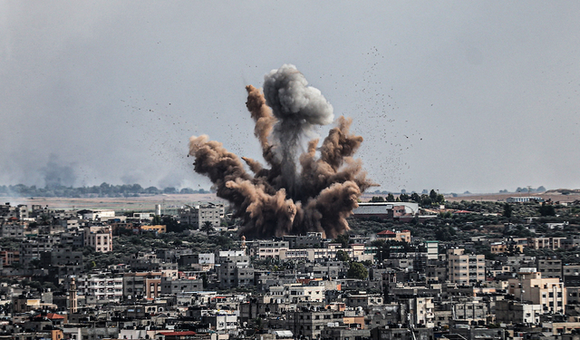 İsrail'in Gazze'deki saldırılarında en az 18 Filistinli hayatını kaybetti