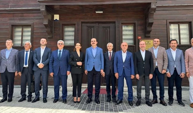 Mahmut Özçınar, TDBB Yönetim Kurulu Toplantısı’na katıldı: Yeni işbirlikleri geliştiriliyor.