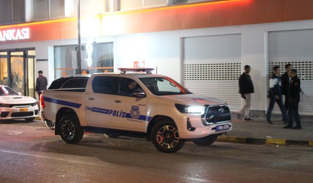 Girne’de bıçaklı tehdit: Kafede korku dolu anlar