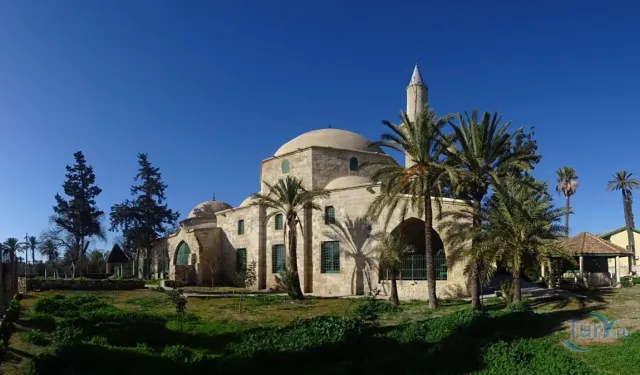 Hala Sultan Tekkesi Yakınlarında Geç Tunç Çağı’na Ait İki Mezar Bulundu