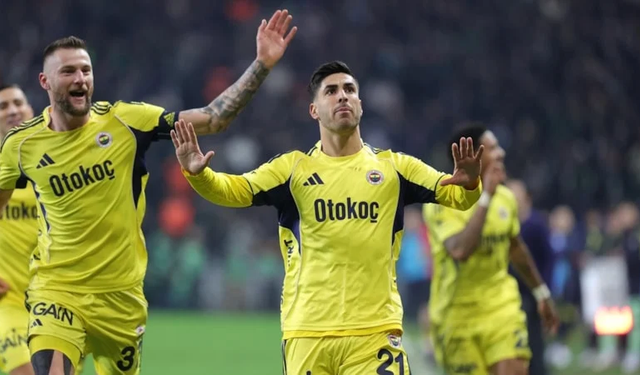 Fenerbahçe, deplasmanda Kocaelispor'u 2-0'lık skorla mağlup etti