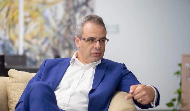 Menelau: "Kıbrıs Rum yönetiminin çözüm yönündeki çabalarını sürdürecek"