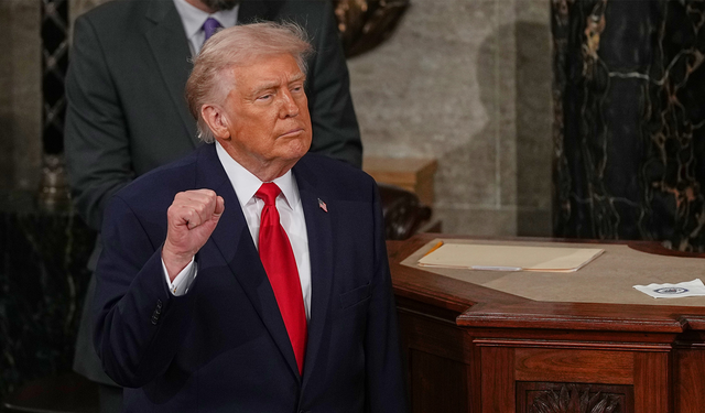 Trump: "Küba hükümeti bizimle görüşüyor, büyük sıkıntı içindeler"