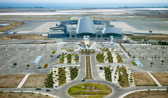 Larnaka ve Baf’ta 48 Uçuş İptal