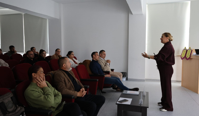 Siber zorbalık ve güvenli internet semineri düzenlendi