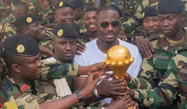 Şampiyonluk Fas’a verildi, Senegal kupayı askerlere teslim etti