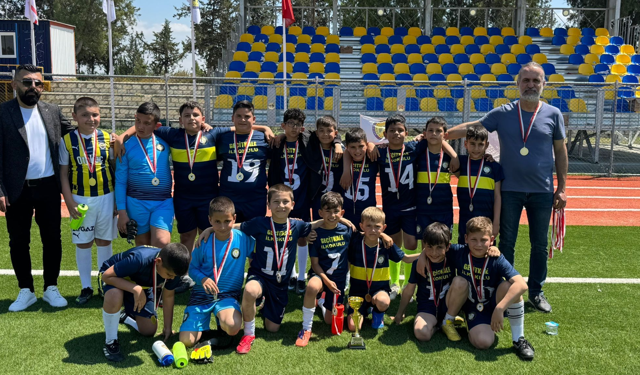 Geçitkale’de ilkokullar arası futbol şöleni düzenlendi