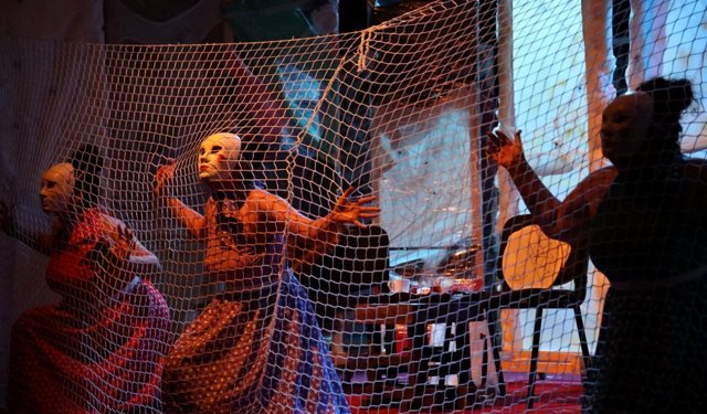 Kozalar İskele’de sahnelendi, tiyatro günleri sürüyor