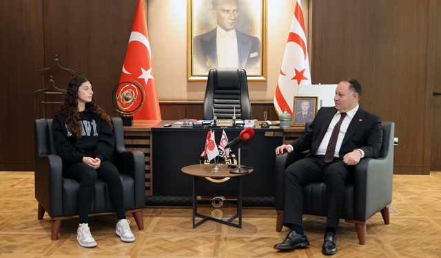 Öztürkler’den Genç Sporcuya Destek ve Tebrik