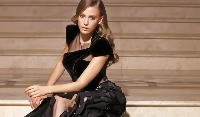 Serenay Sarıkaya uyuşturucu soruşturması kapsamında gözaltına alındı