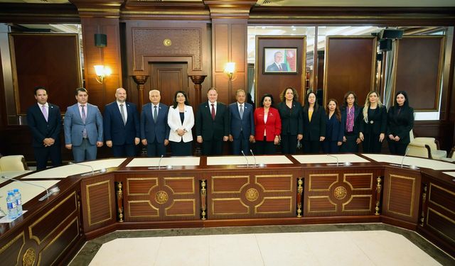 KKTC heyeti Bakü'de Azerbaycan Milli Meclisi milletvekilleriyle görüştü