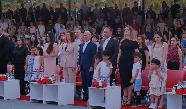 Yakın Doğu İlkokulu’nda mezuniyet coşkusu