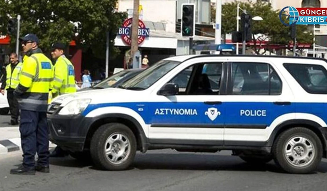 Rum polisi silah ve mühimmat ele geçirdi: Zanlı aranıyor