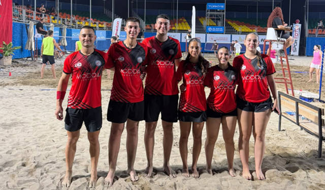 AirBadminton Milli Takımı, Türkiye Şampiyonası için Alanya'da mücadele ediyor