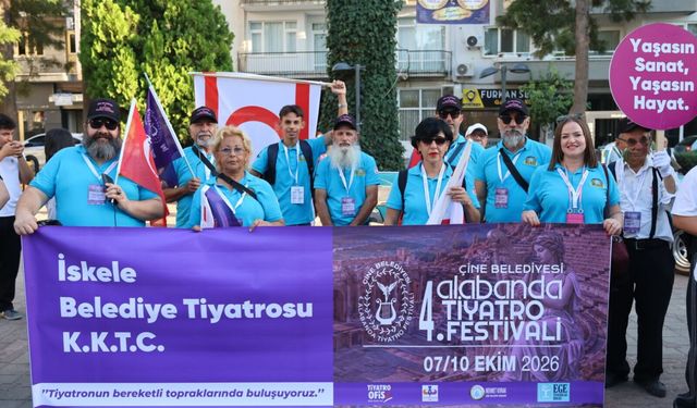 İskele Belediyesi Tiyatrosu, Alabanda Tiyatro Festivali'nde sahne aldı