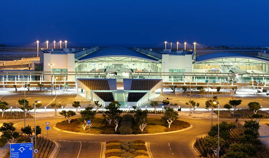 Larnaka Havaalanı'nda 16 kilo uyuşturucu yakalandı!