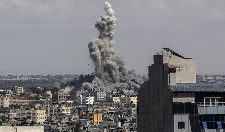 İsrail, 1.5 milyon kişinin sığındığı Refah’ta 50’den fazla yeri havadan bombaladı