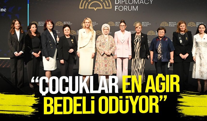 Zerrin Üstel, “Filistin İçin Tek Yürek” oturumuna katıldı