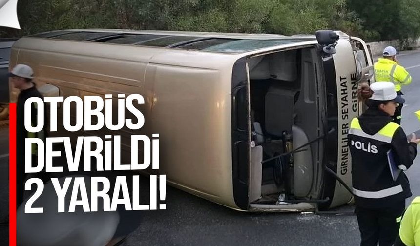 Lefkoşa-Girne Anayolu’nda otobüs devrildi: 2 yaralı