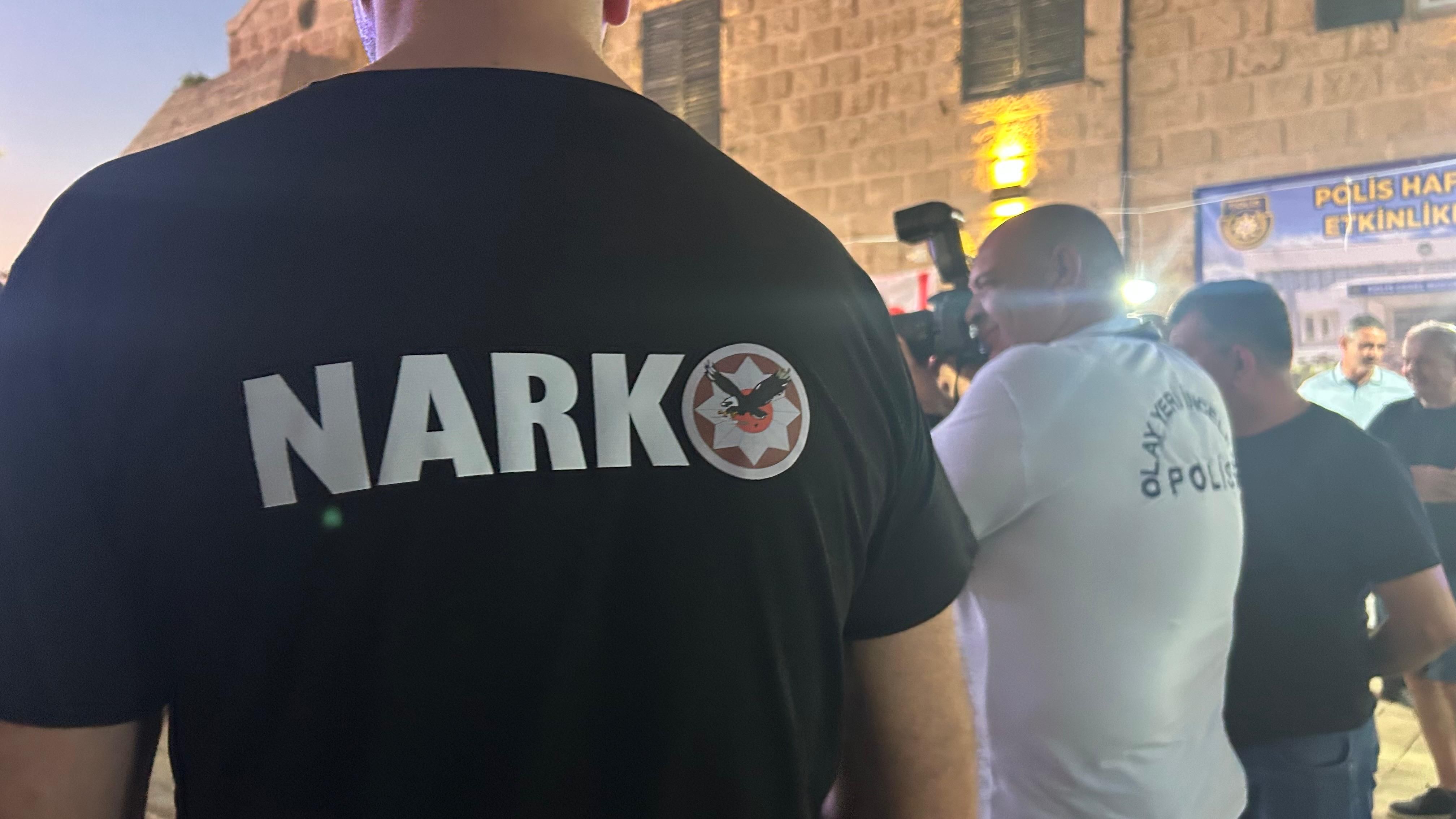 Araçta yapılan aramada 1 tutuklu