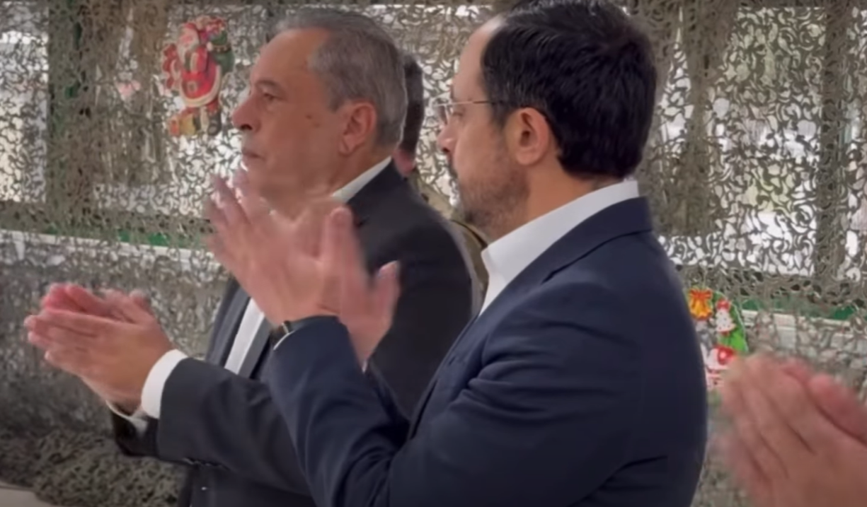 skandal-mars-yine-sahneye-cikti-rum-lider-hristodulidis-magusa-mesajina-eslik-etti