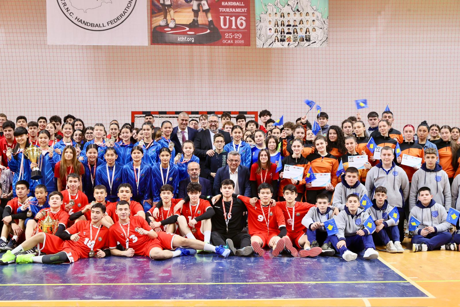 Erhurman Kyrenia Cup Finalinde Konustu Genclerimizin Dunyayla Bulusmasi Ortak Hedefimiz (1)