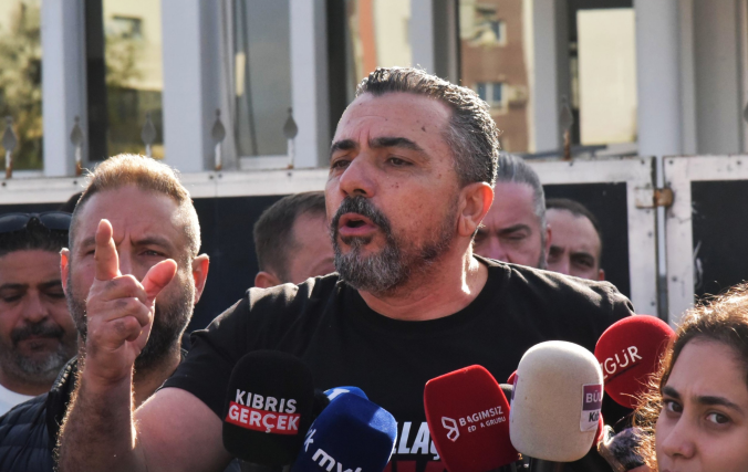 kamuda-yetkili-5-sendika-basbakanlik-onunde-eylem-atesi-yakti