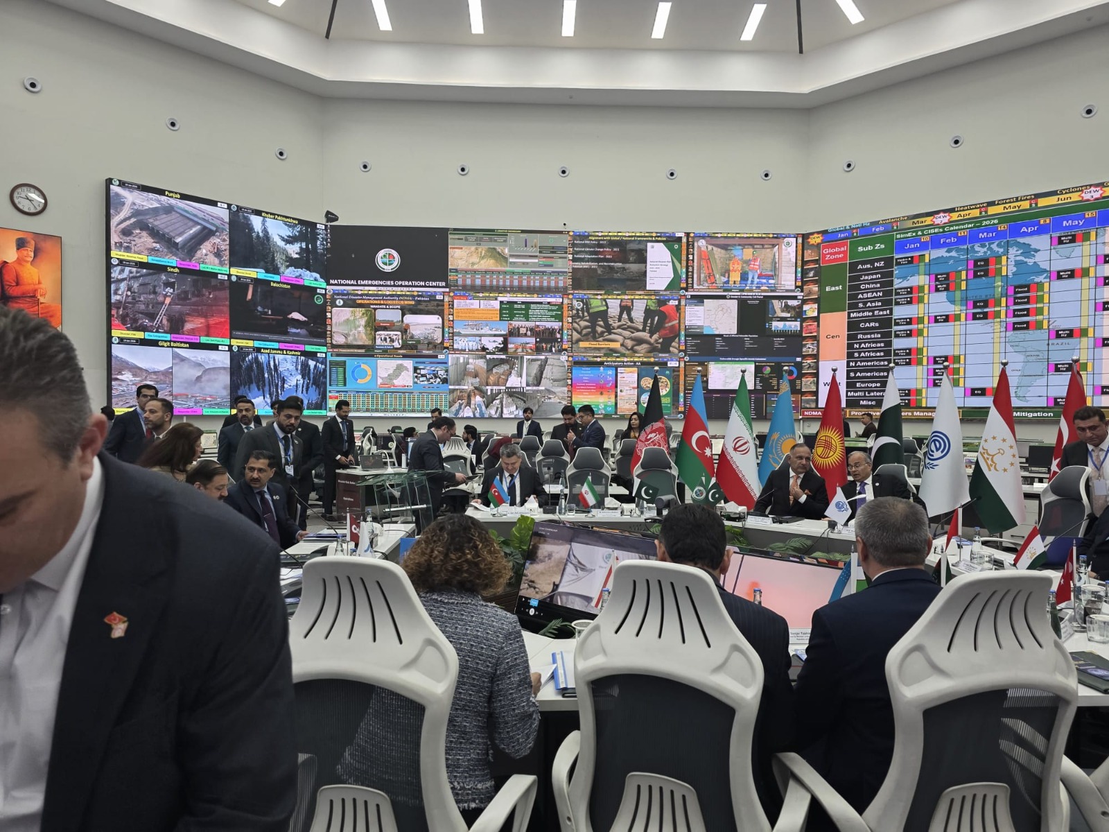 Icisleri Bakani Dursun Oguz Eco Afet Toplantisi Icin Pakistanda (4)