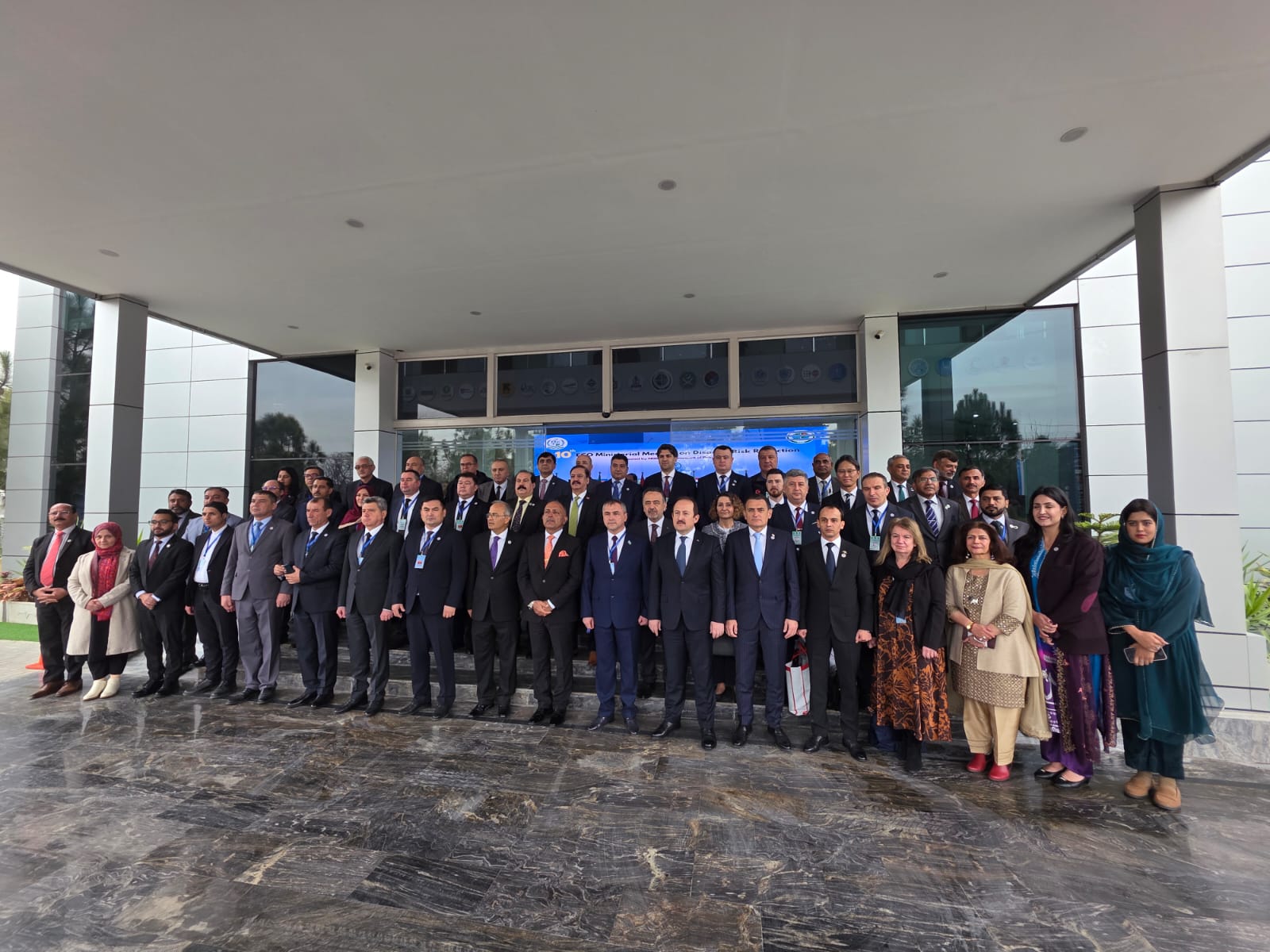 Icisleri Bakani Dursun Oguz Eco Afet Toplantisi Icin Pakistanda (5)