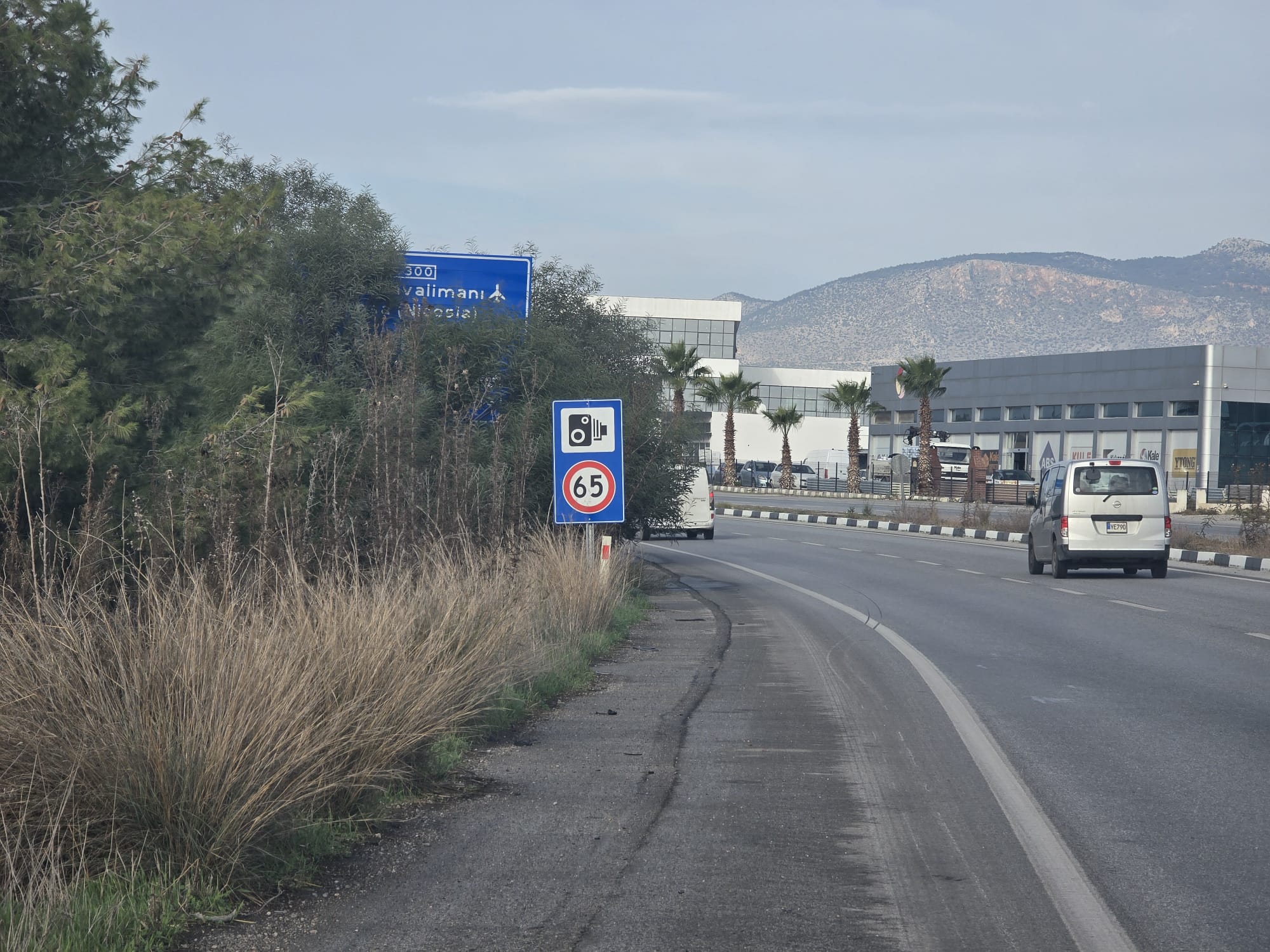 Kara Yollari Dairesi Kis Uykusunda Mi Yollardaki Ihmaller Tepki Cekiyor (2)