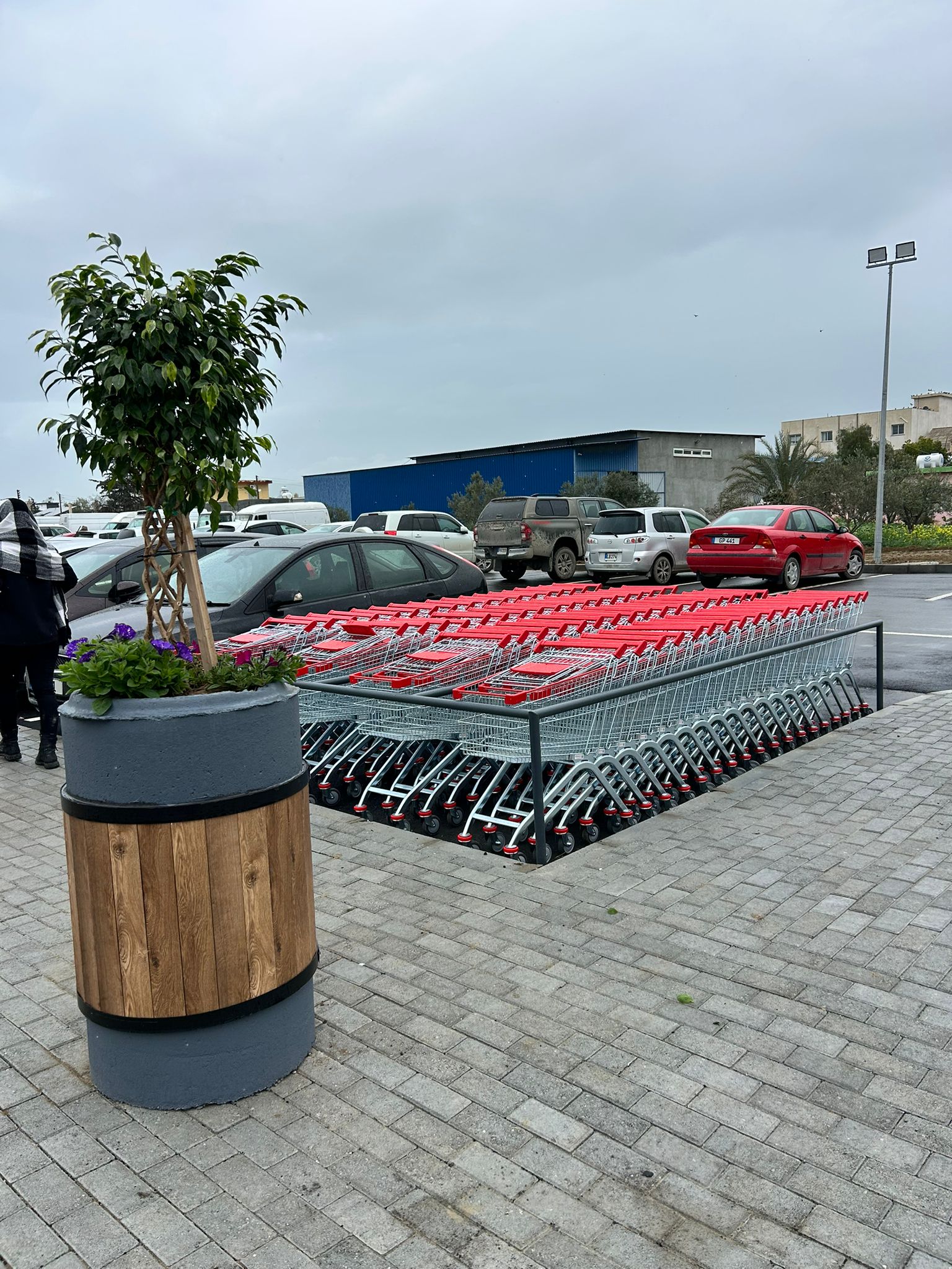 Iskele Belediyesi Kapali Pazar Yerinde Erisilebilirlik Adimi (2)