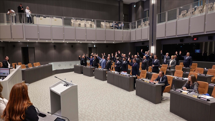 Thumbs B C 903C82F14E8893650D295B86Bd4816A7