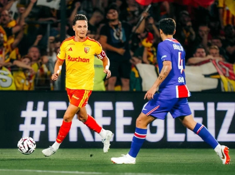 Lens Psgyi Devirdi Fransa Super Kupasinin Sahibi Oldu1