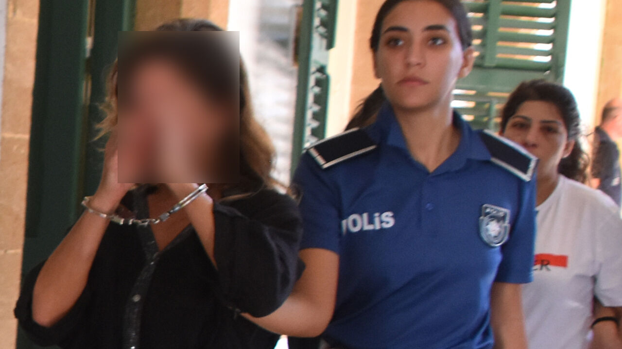 Ercan’da valizinden yasaklı madde emareleri çıkan zanlıya 7 gün tutukluluk