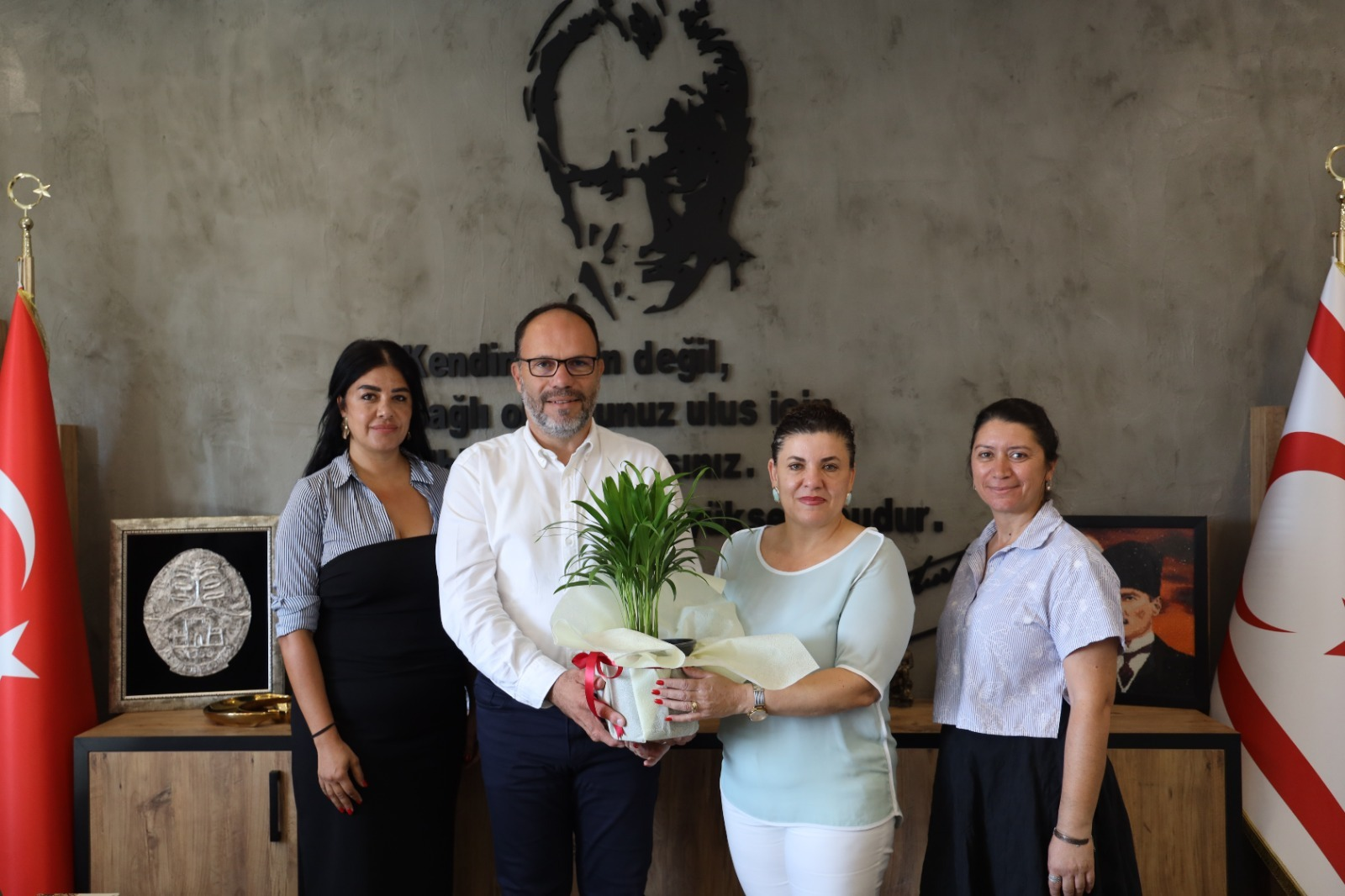 İş Kadınları Derneği’nden Sadıkoğlu’na ziyaret