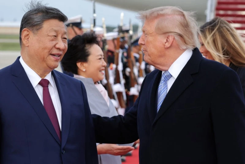 Trump, Şi’yi havaalanında karşıladı