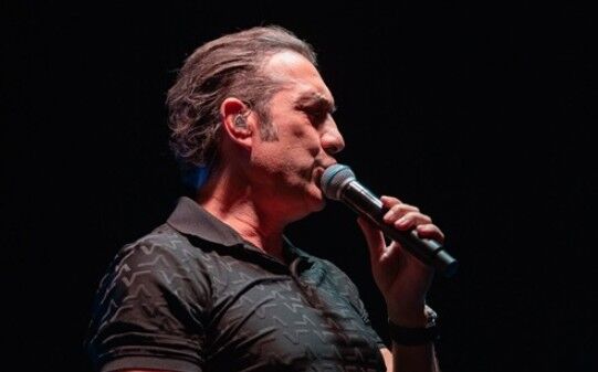 Kıraç, Merit Liman Teras Sahne’de yaz konserlerinin finalini yaptı