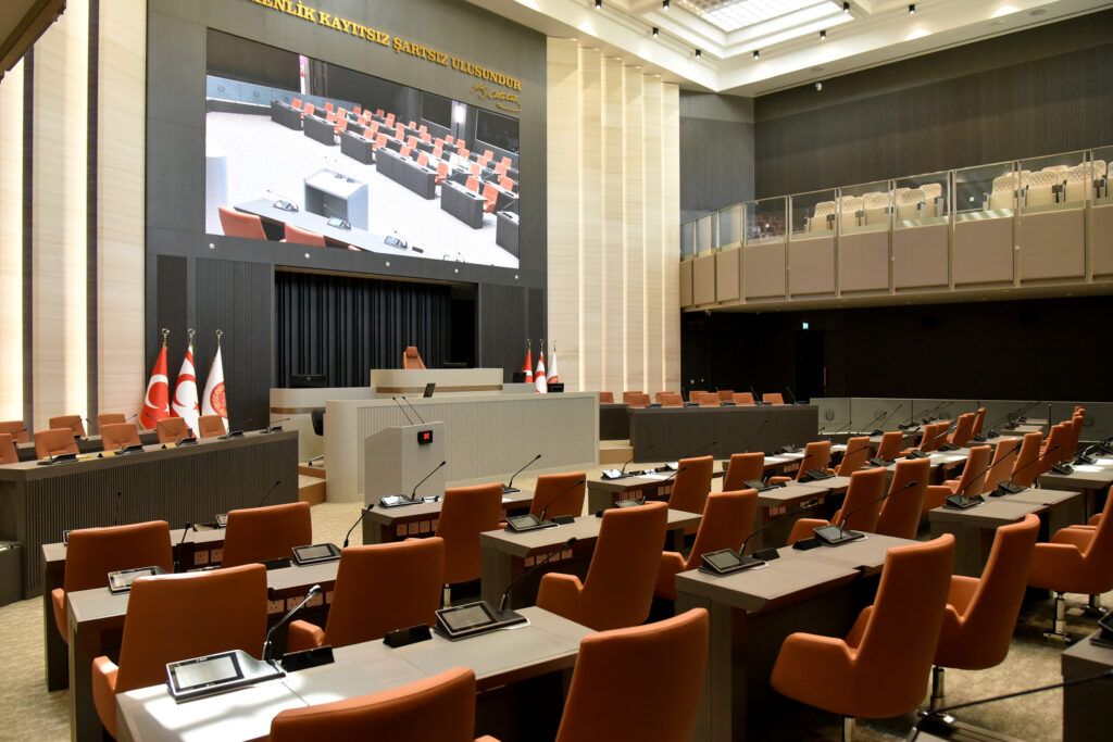 Meclis yine toplanamadı: Ne milletvekilleri ne de Başkanlık Divanı hazırdı
